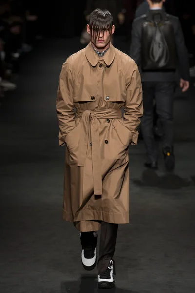 Look 13